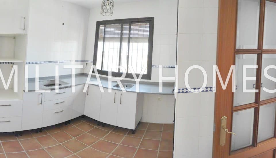 House 4 bedrooms, 3 baths SANLUCAR 1
