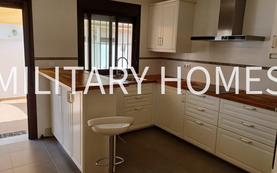 Modern Beach 4 beds 2'5 baths 2