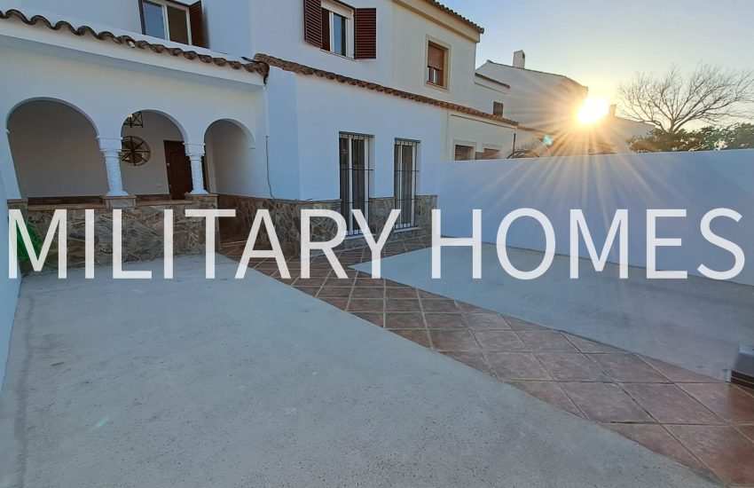 Townhouse 3 bedrooms, 2 bathrooms 1